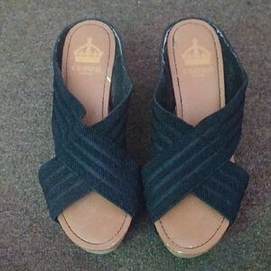 Crown Women's Black and Tan Mules